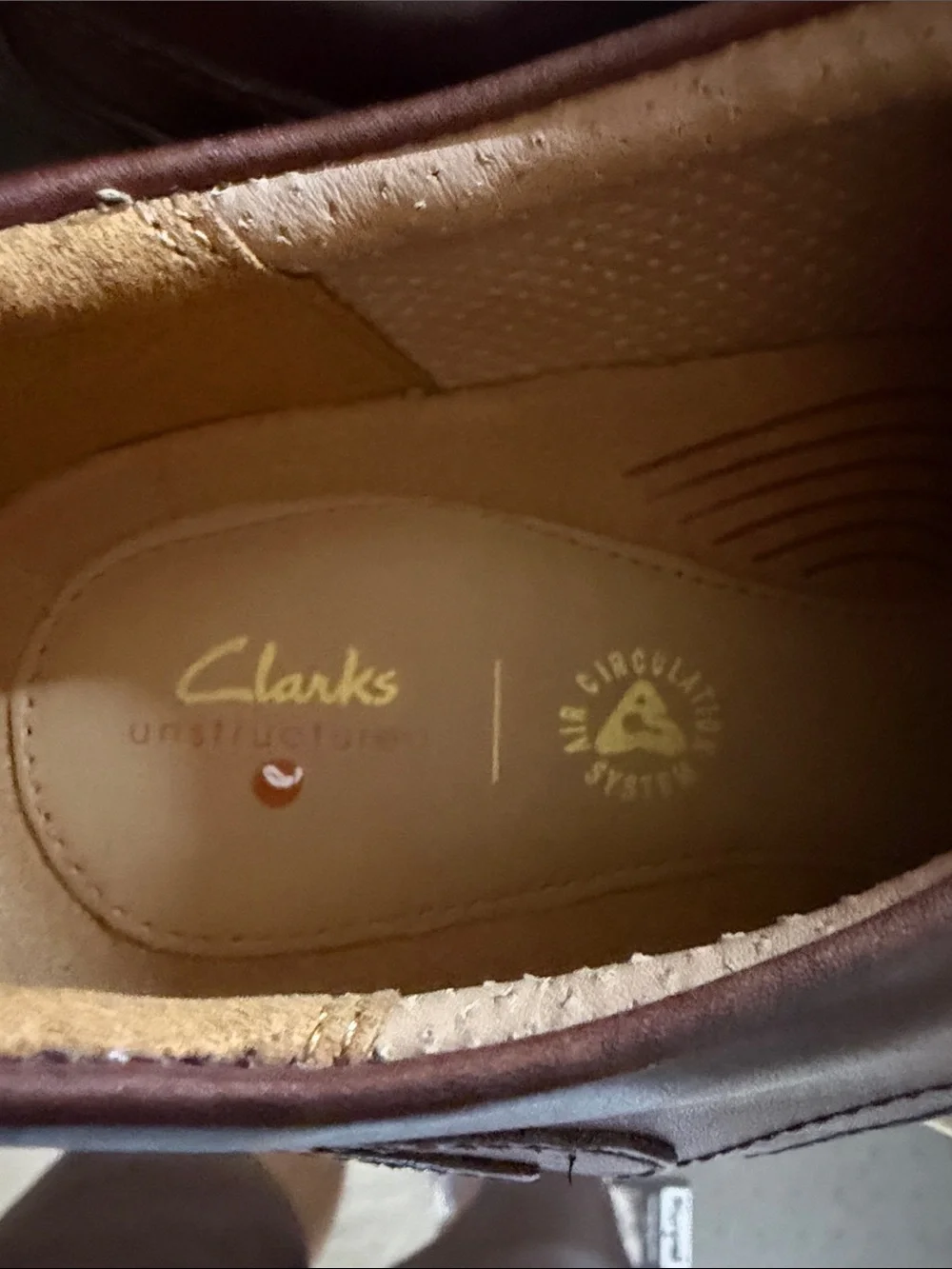 Clarks Men's Burgundy Leather Derby Shoes - Lace-Up Oxford Style